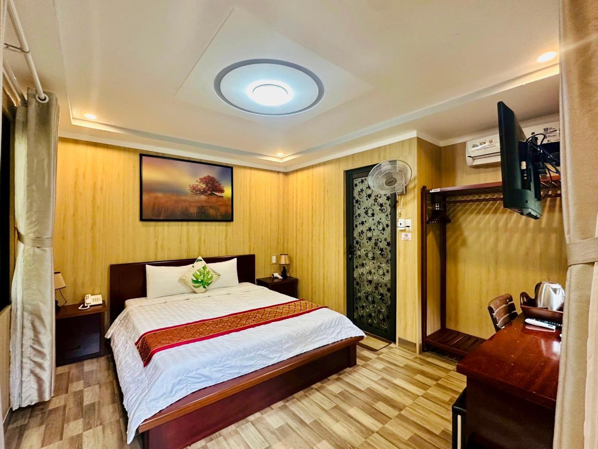 Bazan Home - Hotel & Bungalow Pleiku Habitación foto